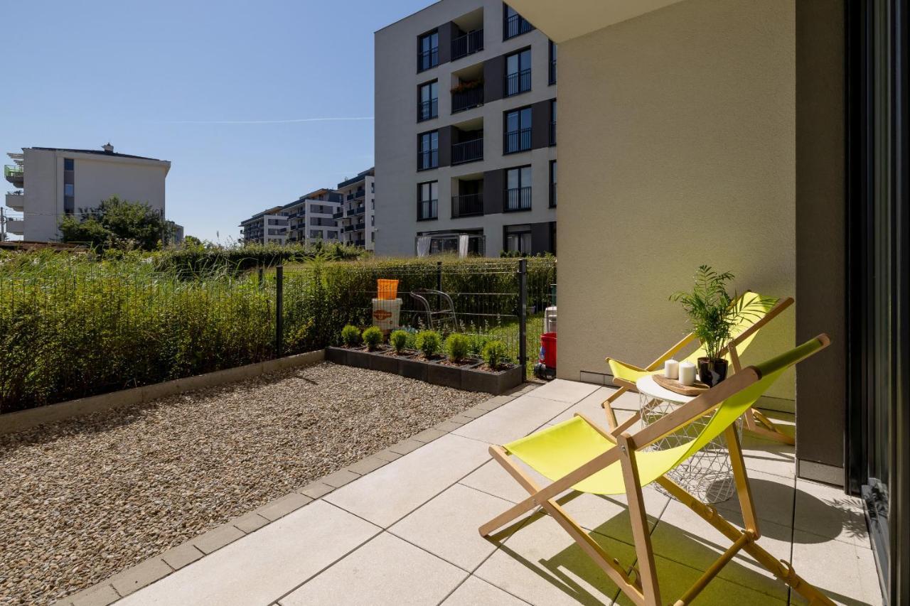 With Parking & Terrace Near Zalew Bagry By Renters Prestige Apartment *