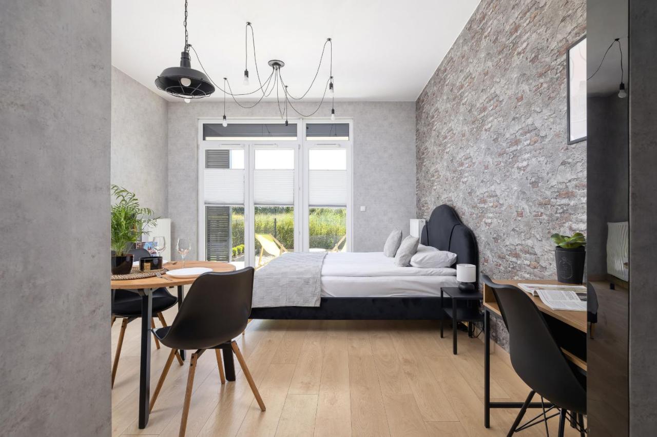 Apartment With Parking & Terrace Near Zalew Bagry By Renters Prestige *