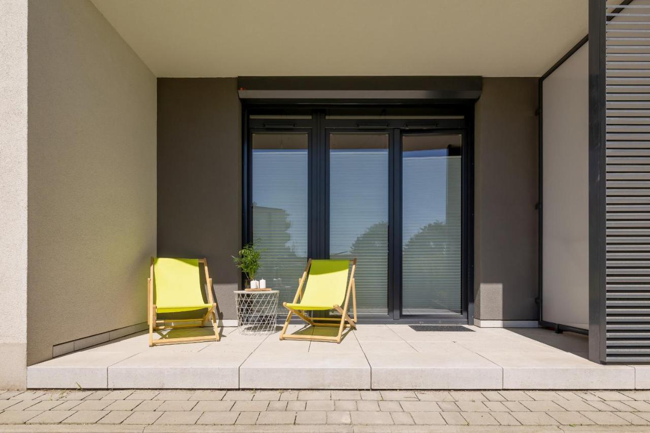 Apartment With Parking & Terrace Near Zalew Bagry By Renters Prestige Krakow