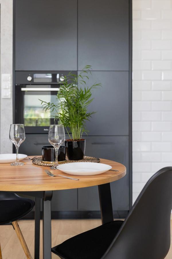 Apartment With Parking & Terrace Near Zalew Bagry By Renters Prestige