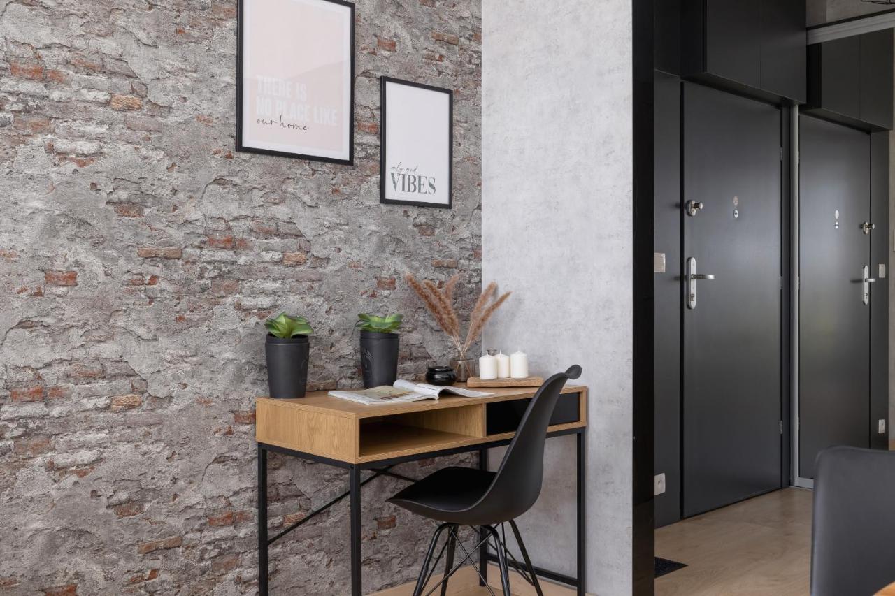 Leilighet With Parking & Terrace Near Zalew Bagry By Renters Prestige